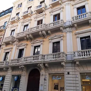 umberto-house-catania.sicilyhotelsitaly.net/
