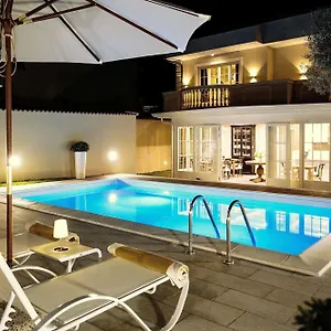 https://lemon-house-savoca.sicilyhotelsitaly.net